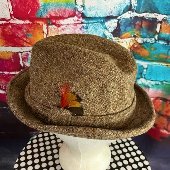 Vintage  BEE HATS Men's Classic Wool HAT Tweed FEDORA Sz. 7 Feather - Picture 1 of 5